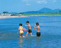 川遊び