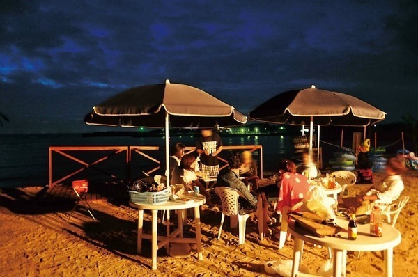 海の家 夜イメージ