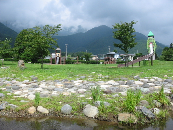 水辺の広場