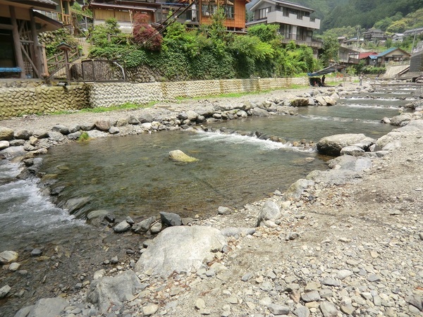 大丹波川国際虹ます釣場