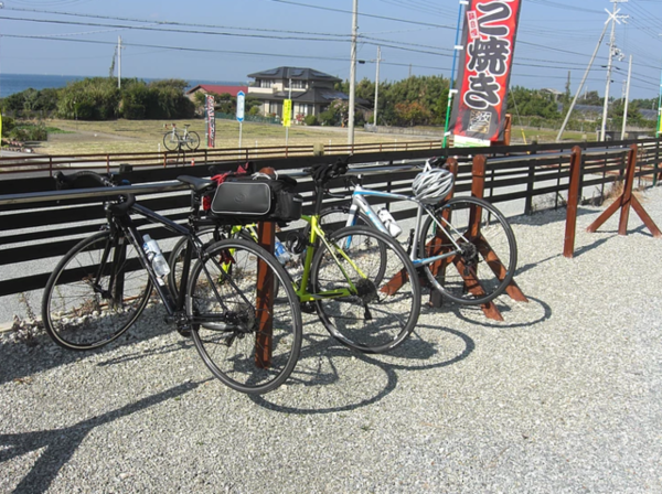 ロードバイク無料休憩所 サイクルラックあります