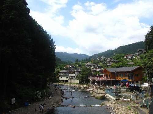 秋川国際マス釣場