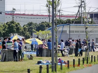 人工海浜を有した公園でBBQ