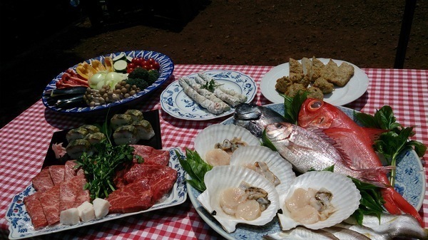 真鶴産の新鮮な魚介類や野菜