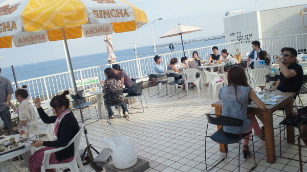 海を一望できるガーデンパーティースペース