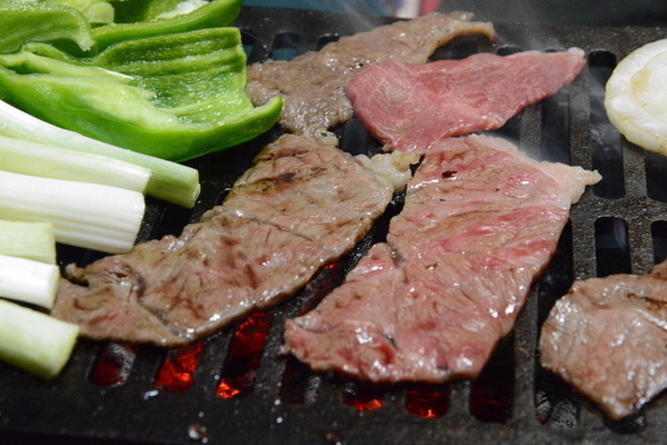 常陸牛カルビと野菜 炭焼き