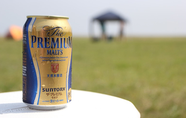 【美味しい注ぎ方】バーベキューを美味しく楽しめるビールの注ぎ方のコツ