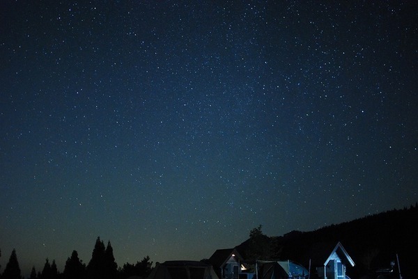 手が届きそうなくらいの星空