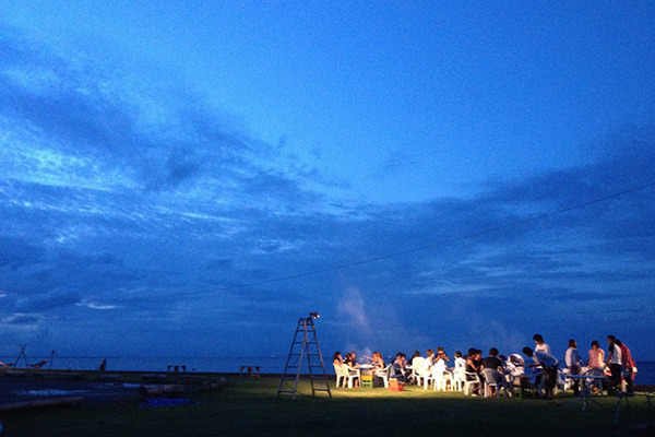 夕暮れのBBQ風景