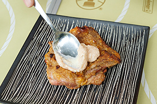 鶏モモ肉の明太ソース焼き_行程3