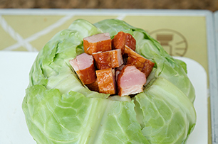 丸ごとキャベツとベーコンのコンソメ煮_行程2