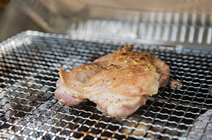 鶏モモ炭火焼赤ワインソース_行程3