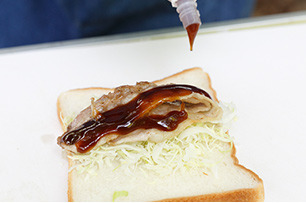 お好み焼き風パンロール_行程2
