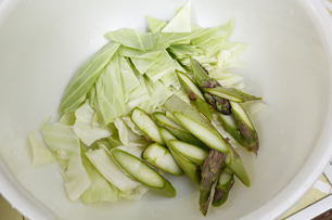 季節の野菜と豚肉のペンネ_行程2