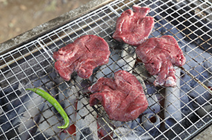 味噌漬け炭火焼牛タン_行程3
