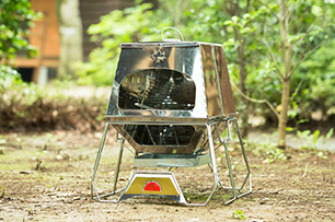 ピザ窯だけでなく、焚き火台やオーブンとしても使える「LOGOS the KAMADO」