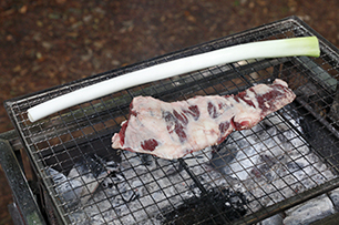 縁側カルビwith炭火焼ネギソース_行程4