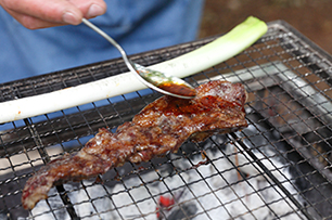 縁側カルビwith炭火焼ネギソース_行程4
